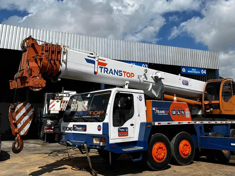 Guindaste 30 a 70 toneladas